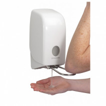 Диспенсер картриджный для моющих средств, с локтевым приводом KIMBERLY AQUARIUS 1л 1/1